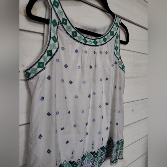 Vineyard Vines white sleeveless top with embroidery and sequins - Picture 2 of 4